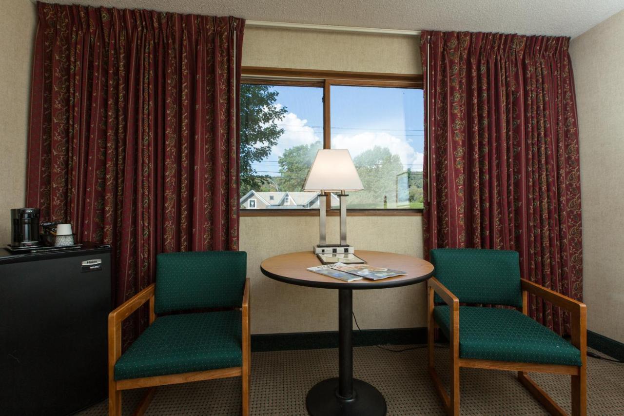 Commodores Inn Стоу Екстер'єр фото